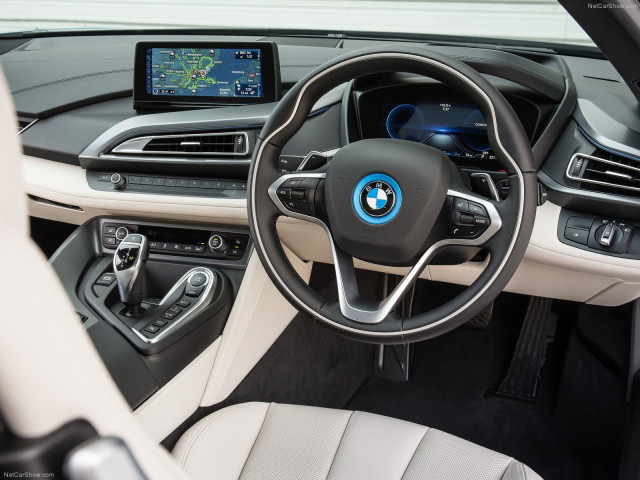 BMW i8 фото