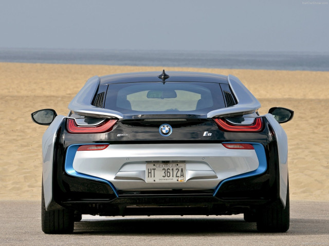 BMW i8 фото