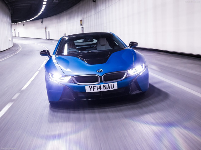 BMW i8 фото