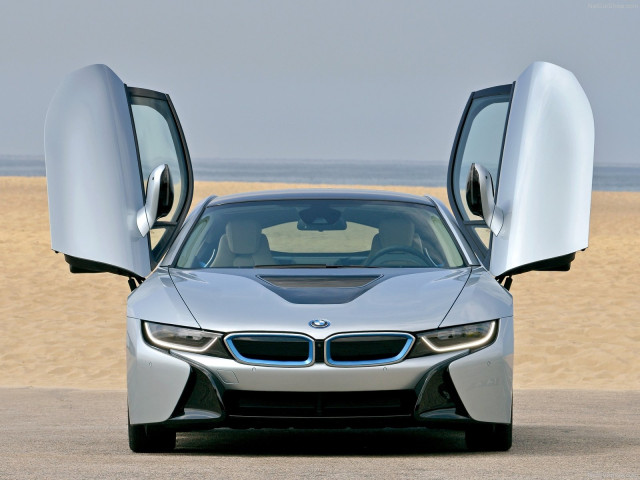 BMW i8 фото