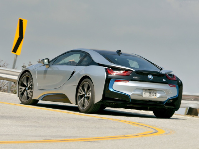 BMW i8 фото