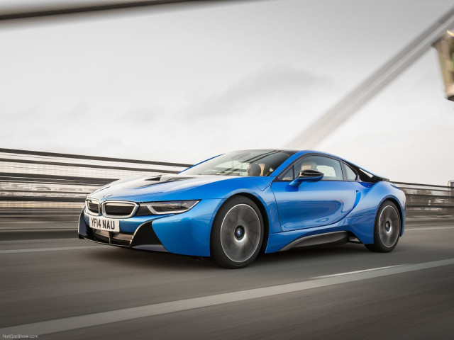 BMW i8 фото