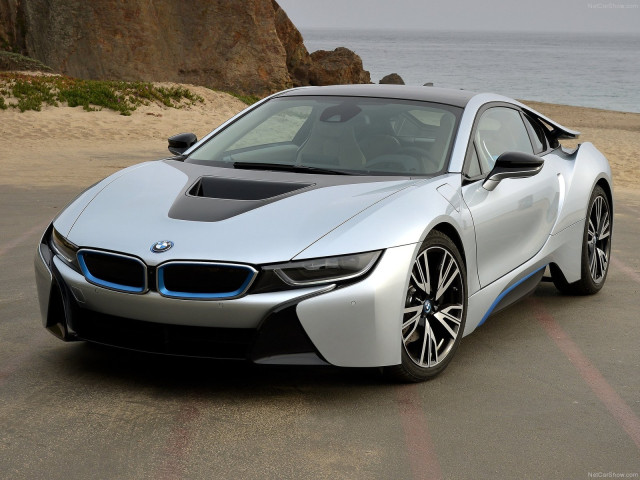 BMW i8 фото