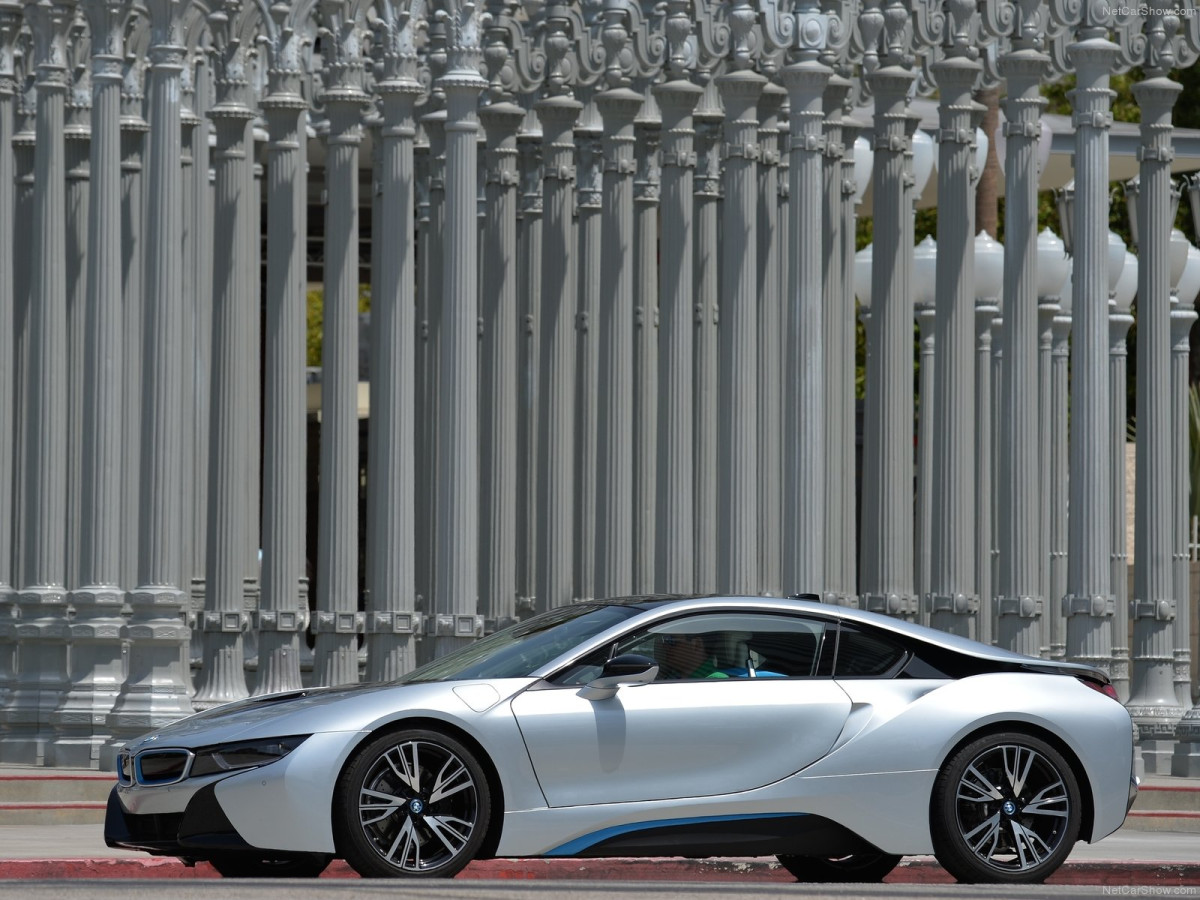 BMW i8 фото 130398