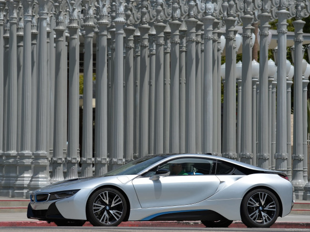 BMW i8 фото