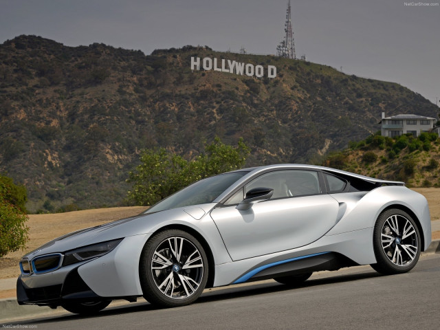 BMW i8 фото