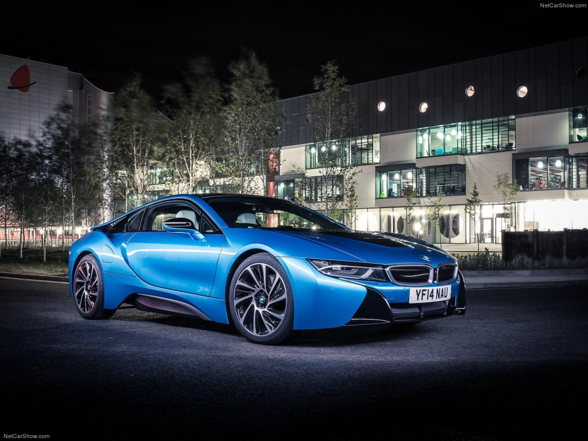 BMW i8 фото 130413