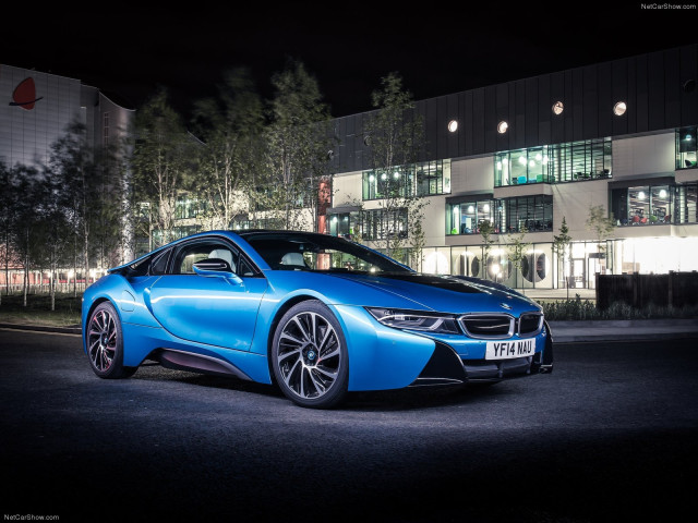 BMW i8 фото