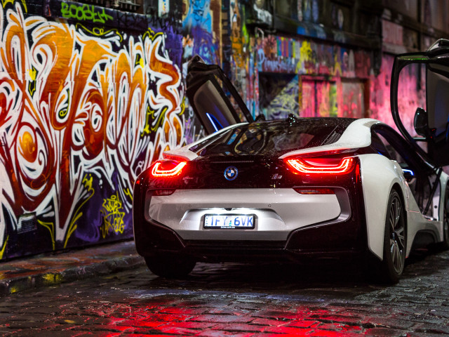 BMW i8 фото