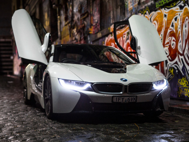 BMW i8 фото