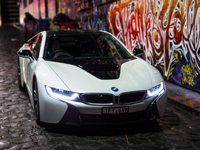 BMW i8 фото