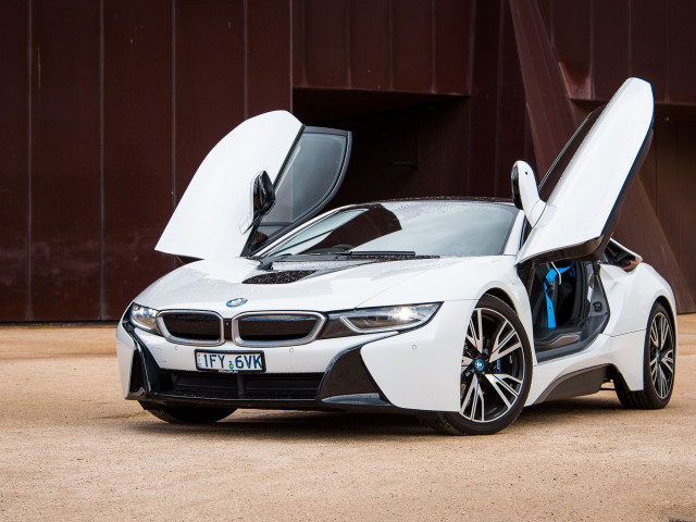 BMW i8 фото