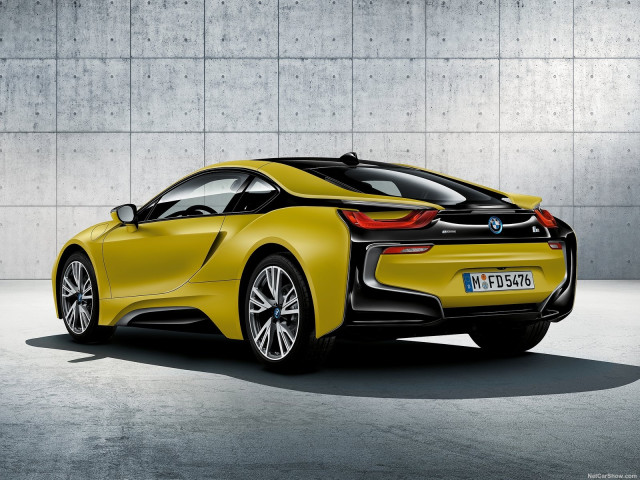 BMW i8 фото