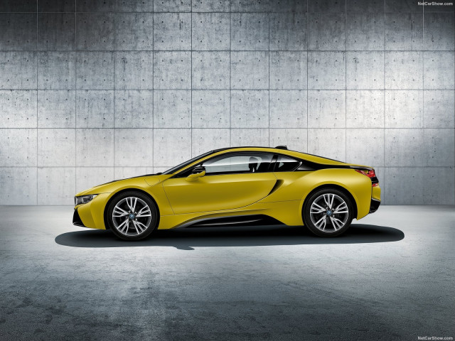 BMW i8 фото