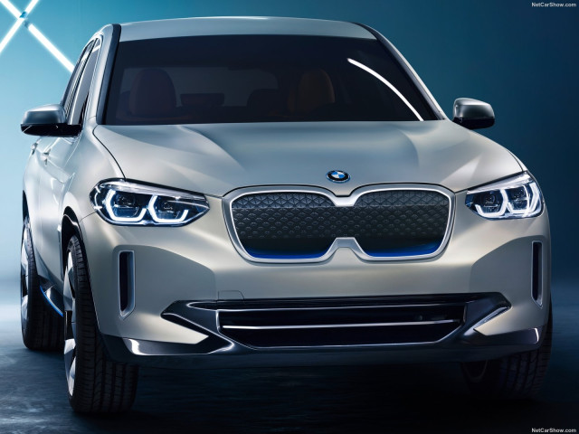 BMW iX3 фото