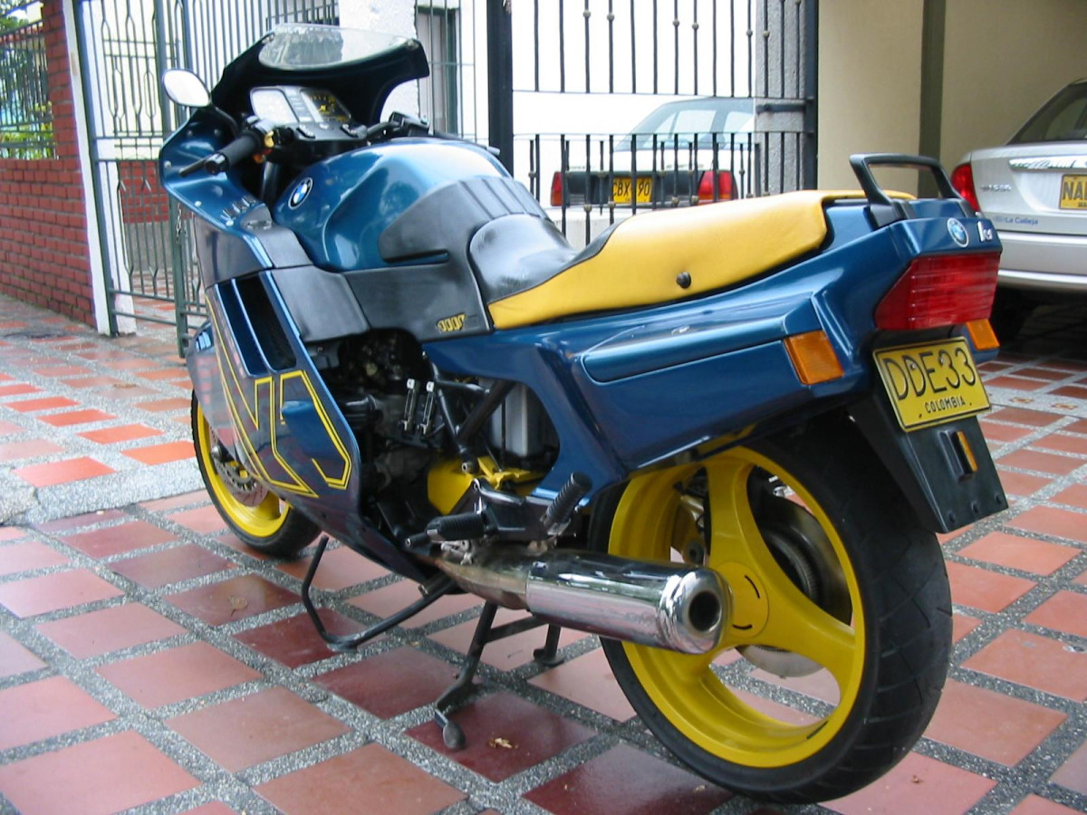 BMW K1 фото 17436