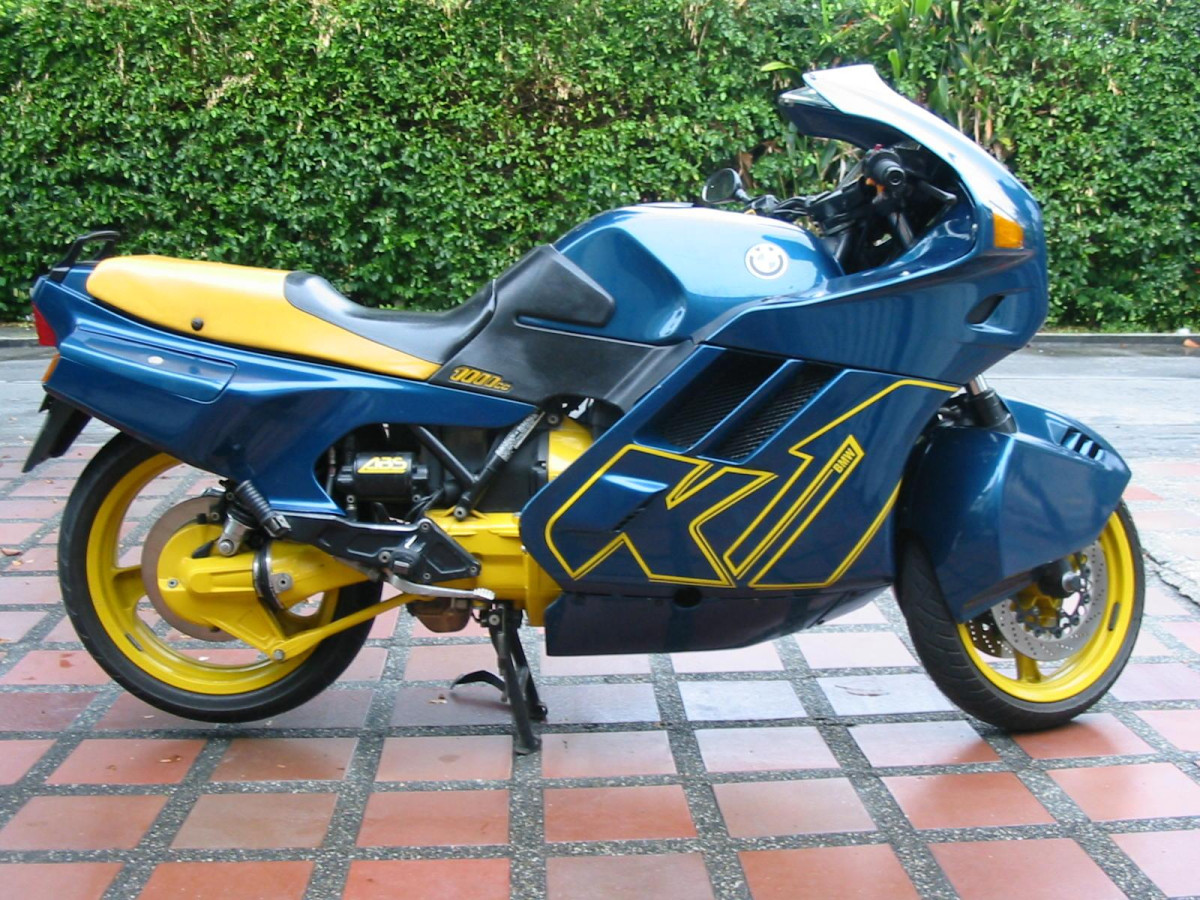 BMW K1 фото 17437