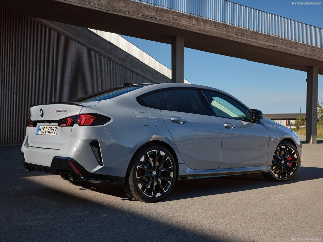 BMW M2 фото