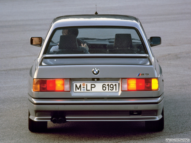 BMW M3 E30 фото