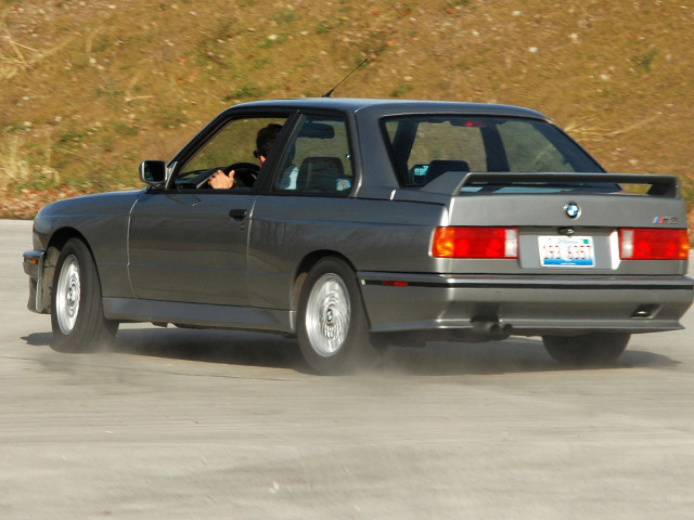 BMW M3 E30 фото