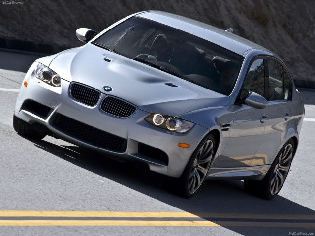 BMW M3 E90 Sedan фото