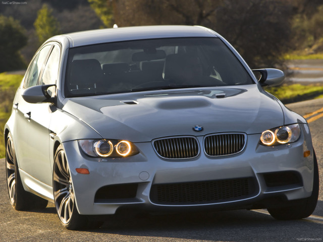 BMW M3 E90 Sedan фото