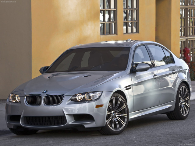 BMW M3 E90 Sedan фото