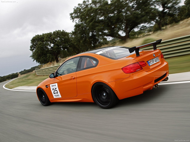 BMW M3 GTS фото