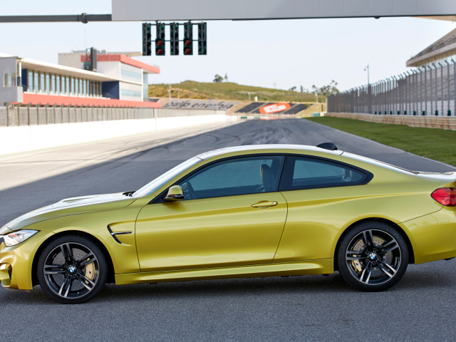 BMW M4 Coupe фото