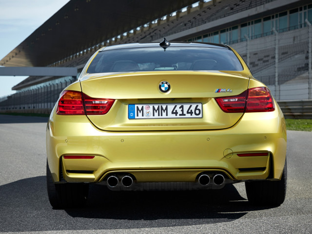 BMW M4 Coupe фото