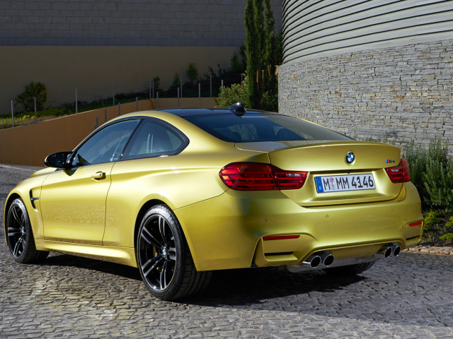 BMW M4 Coupe фото