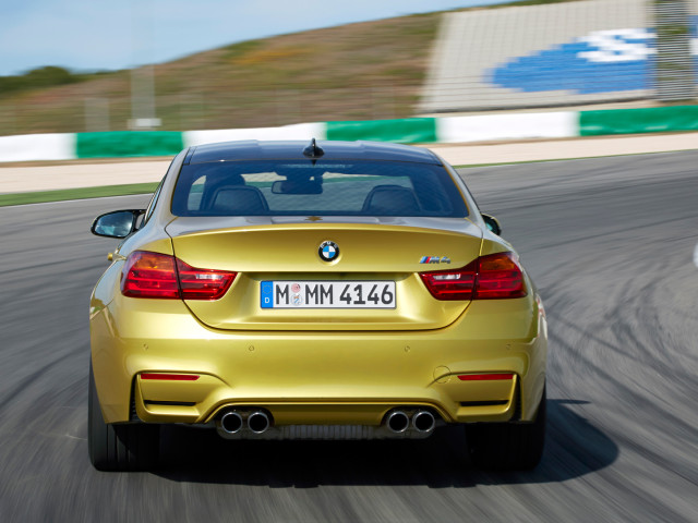 BMW M4 Coupe фото