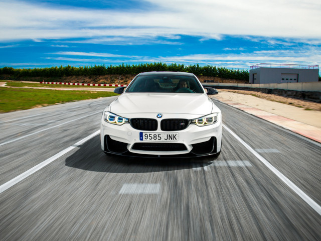 BMW M4 Coupe фото