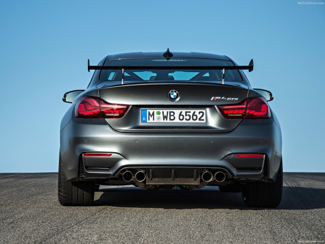 BMW M4 GTS фото