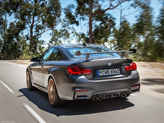 BMW M4 GTS фото