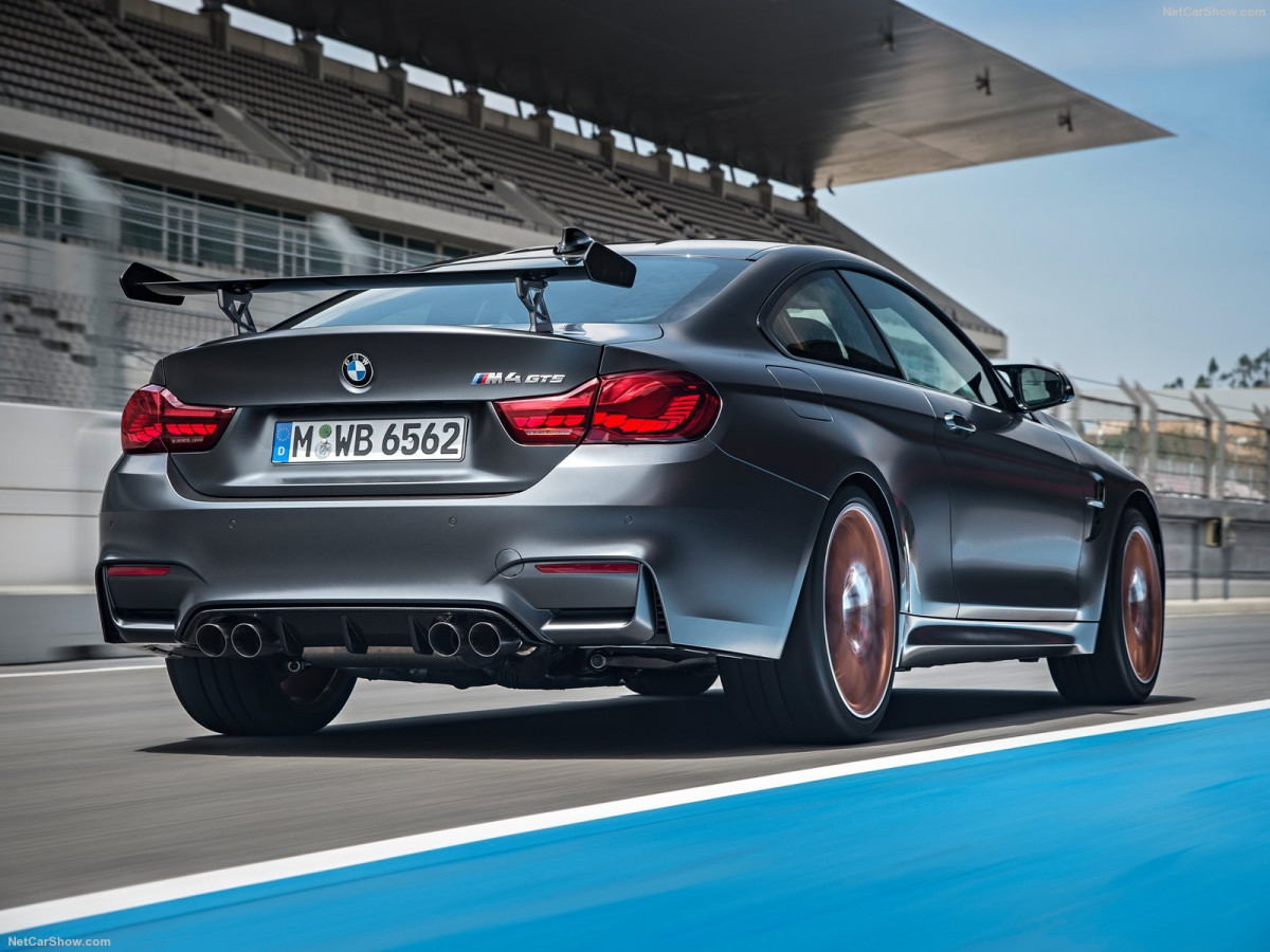 BMW M4 GTS фото 158658