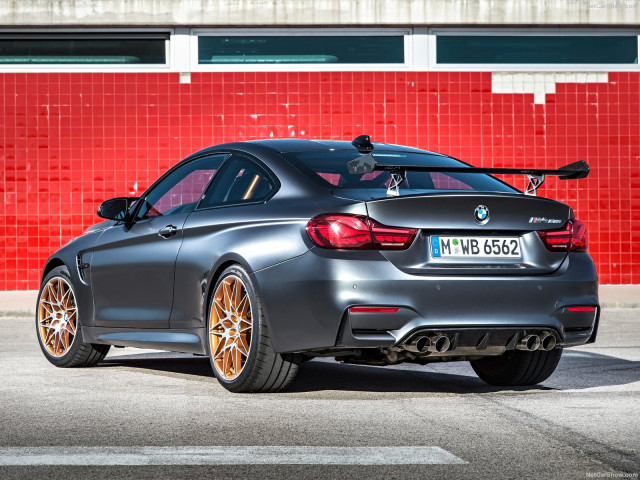 BMW M4 GTS фото