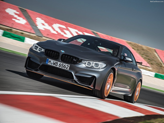 BMW M4 GTS фото