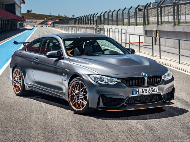 BMW M4 GTS фото