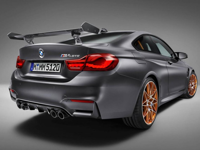 BMW M4 GTS фото