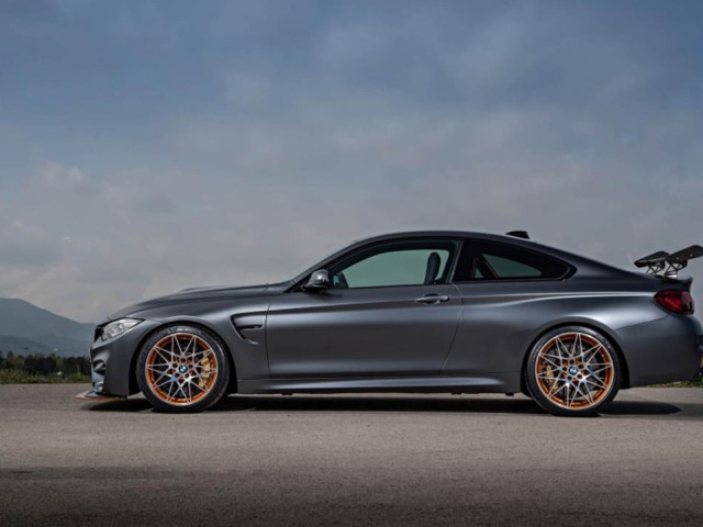 BMW M4 GTS фото