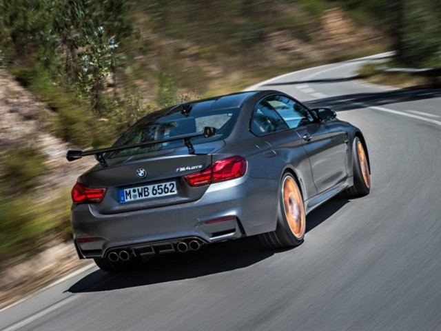 BMW M4 GTS фото