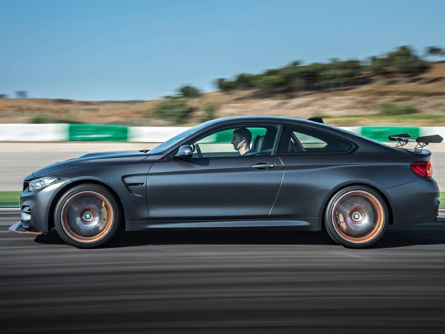 BMW M4 GTS фото