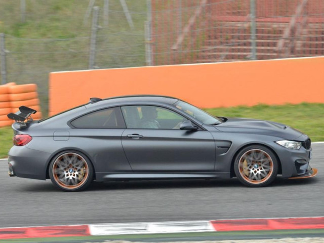 BMW M4 GTS фото