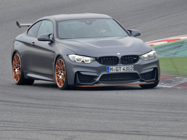 BMW M4 GTS фото