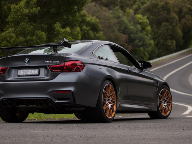 BMW M4 GTS фото