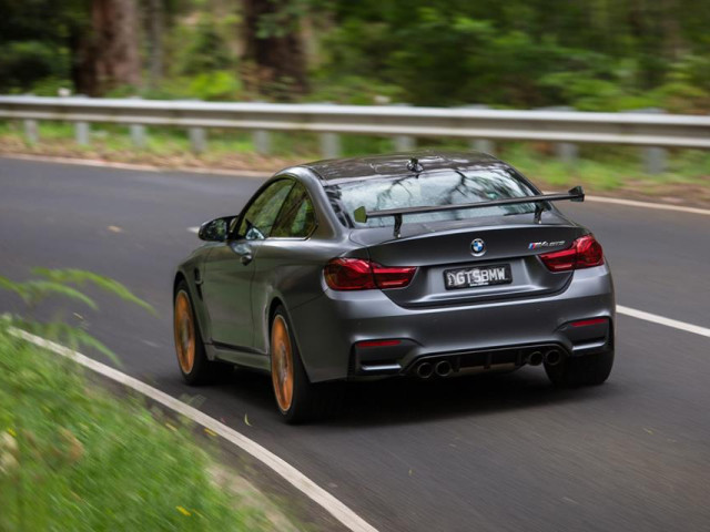 BMW M4 GTS фото