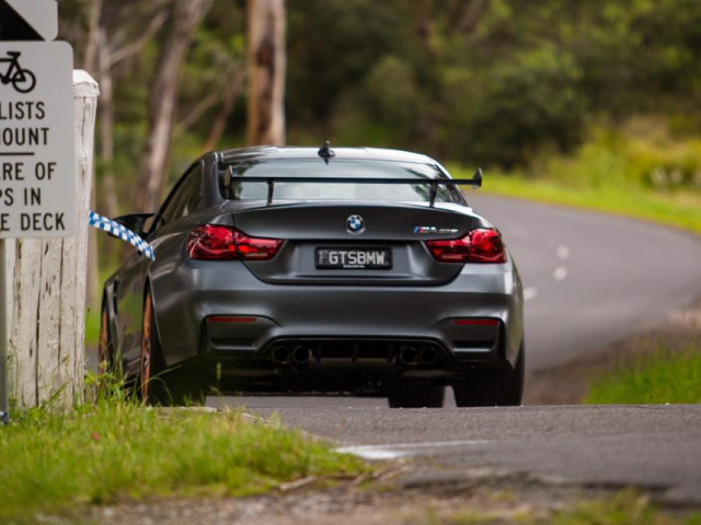 BMW M4 GTS фото