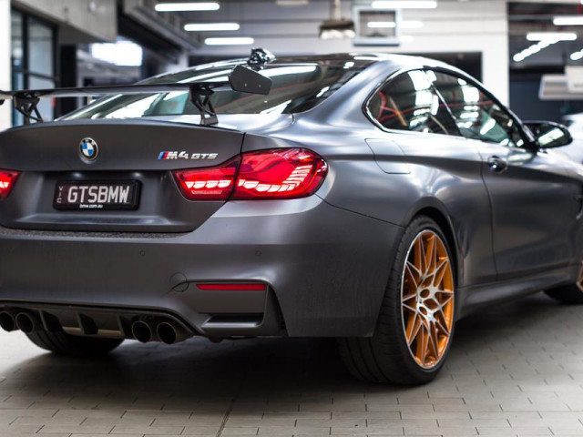 BMW M4 GTS фото