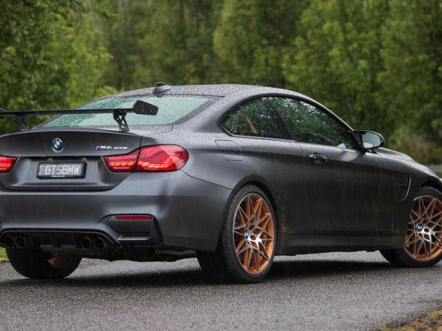 BMW M4 GTS фото